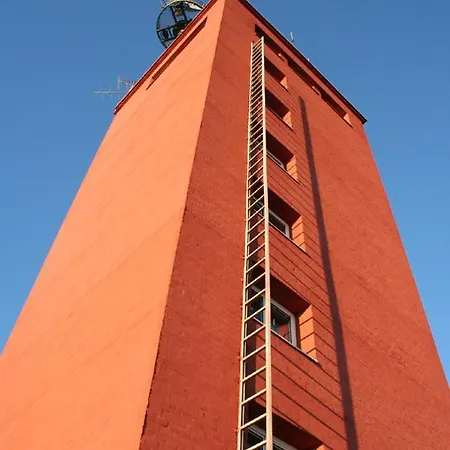 Kylmaepihlaja Lighthouse ホテル ラウマ