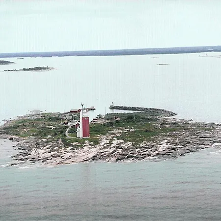 Kylmaepihlaja Lighthouse