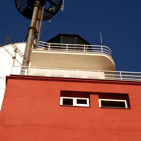 Kylmaepihlaja Lighthouse Hotel 3*