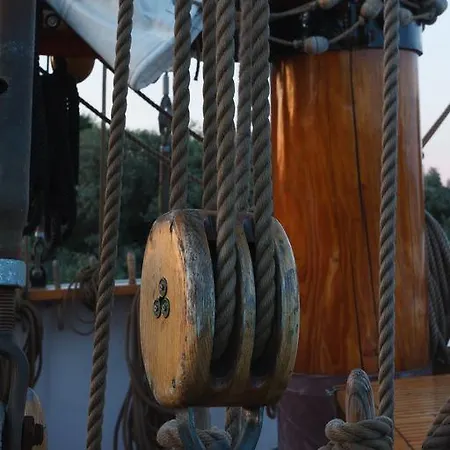 Hotel Kylmaepihlaja Lighthouse Rauma