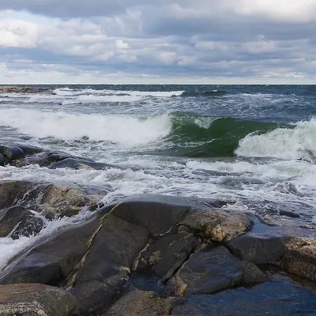 Hotel Kylmaepihlaja Lighthouse 3*