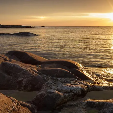 Kylmaepihlaja Lighthouse 3* Rauma