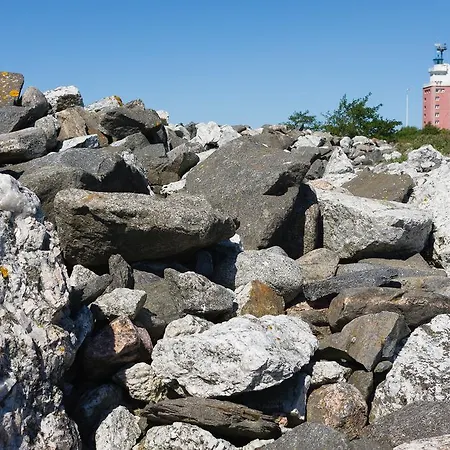 Kylmaepihlaja Lighthouse Hotel 3*