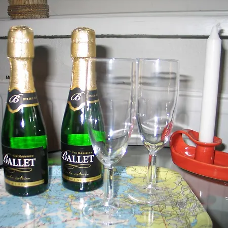 Kylmaepihlaja Lighthouse Hotel 3*