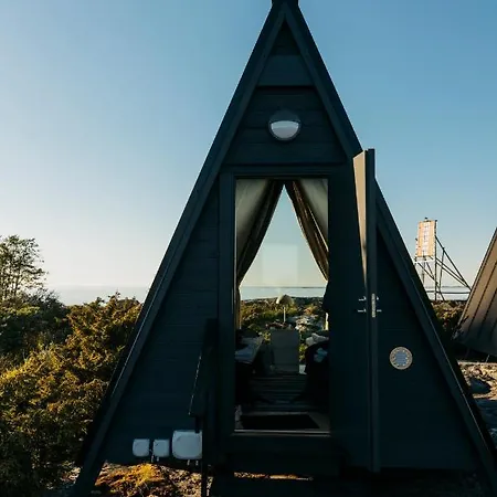 Hotel Kylmaepihlaja Lighthouse 3*