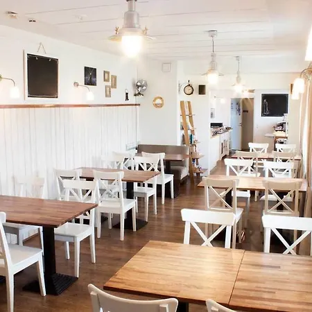 Hotel Kylmaepihlaja Lighthouse