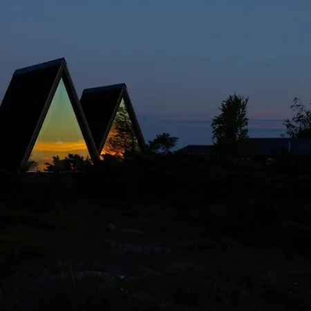 Hotel Kylmaepihlaja Lighthouse