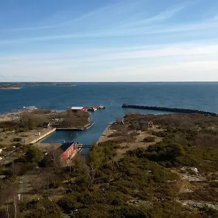Kylmaepihlaja Lighthouse 3* ラウマ