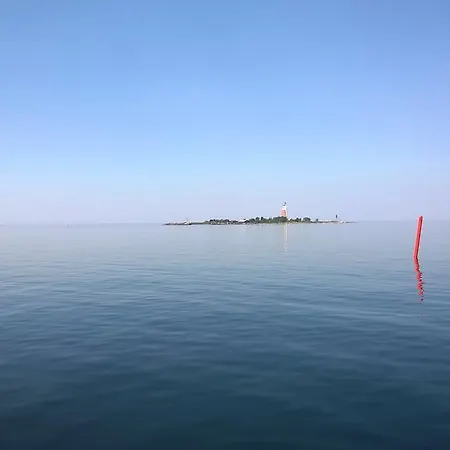 ホテル Kylmaepihlaja Lighthouse