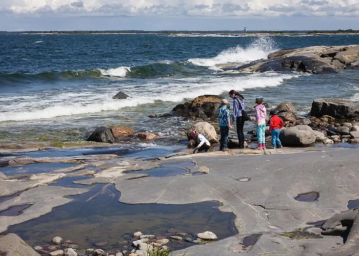 Kylmaepihlaja Lighthouse 3*