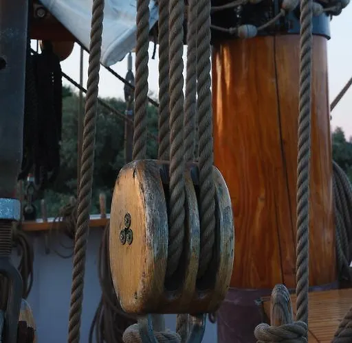 Hotel Kylmaepihlaja Lighthouse Rauma