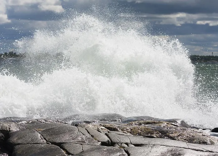 Kylmaepihlaja Lighthouse Rauma