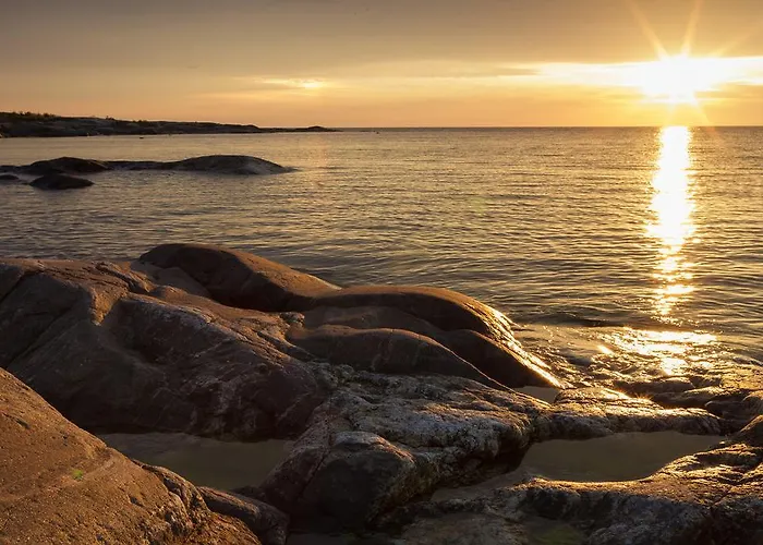 Kylmaepihlaja Lighthouse 3* Rauma