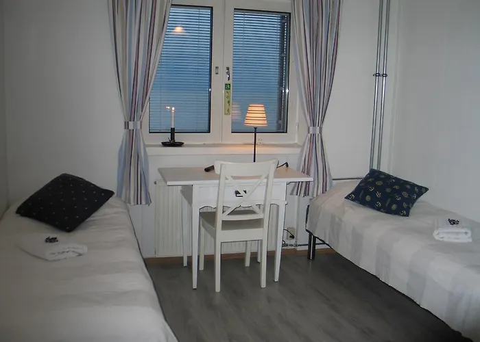 Kylmaepihlaja Lighthouse Hotel