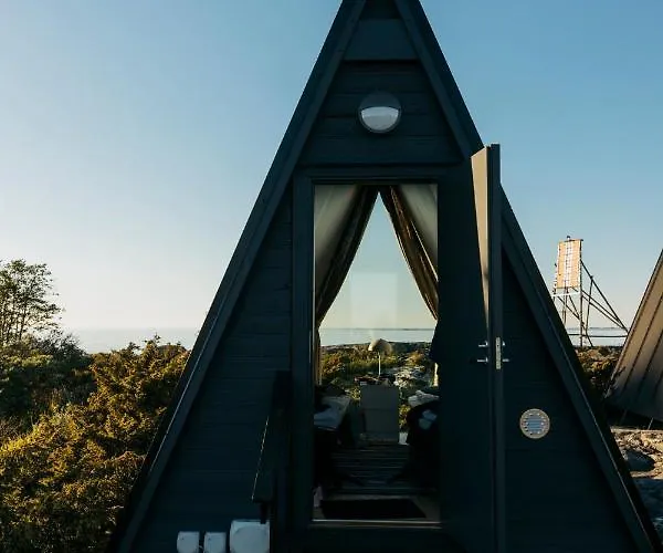 Hotel Kylmaepihlaja Lighthouse 3*