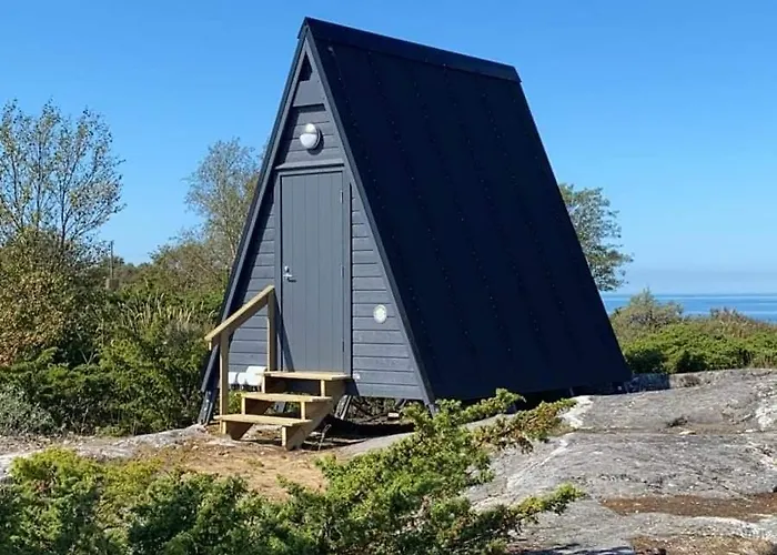 Kylmaepihlaja Lighthouse Hotel 3*