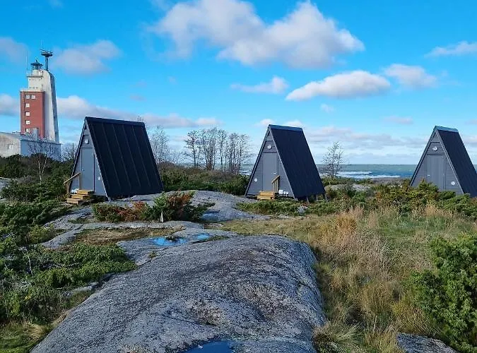 Hotel Kylmaepihlaja Lighthouse 3*