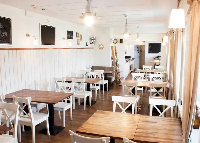 Hotel Kylmaepihlaja Lighthouse