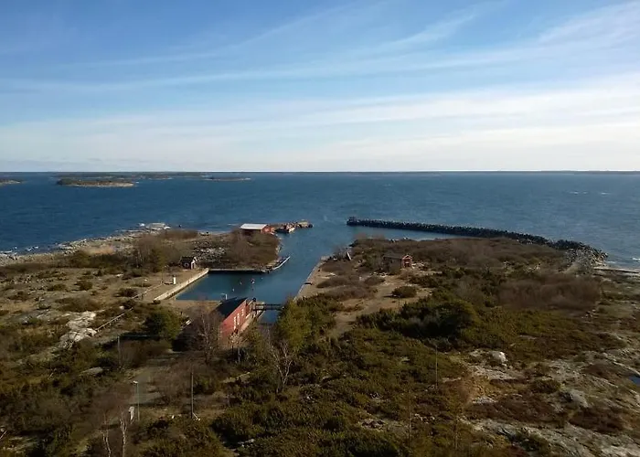 Kylmaepihlaja Lighthouse 3* Rauma