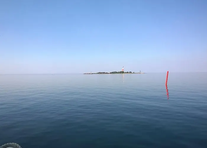 Hotel Kylmaepihlaja Lighthouse